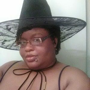 Meet your Posher, Angie